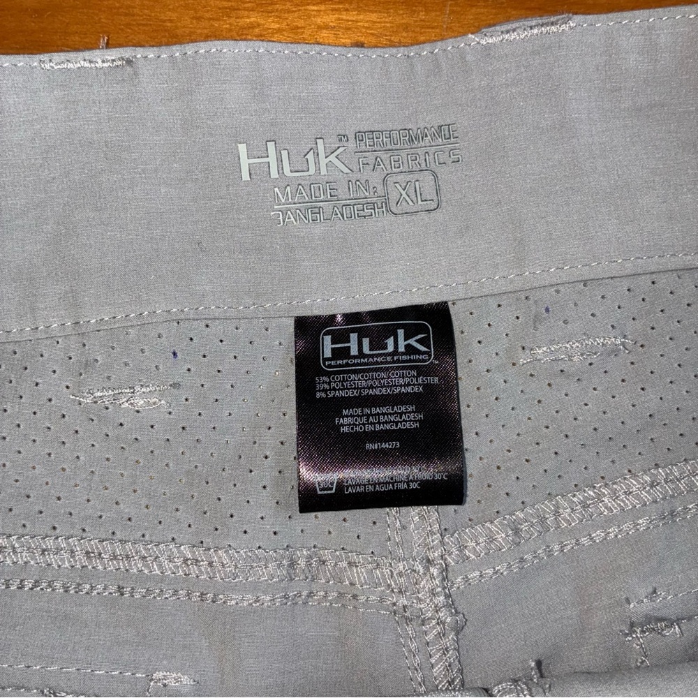 Huk Shorts Mens XL Gray Fishing Chino Performance Cargo 10" Inseam Outdoor - Picture 4 of 9